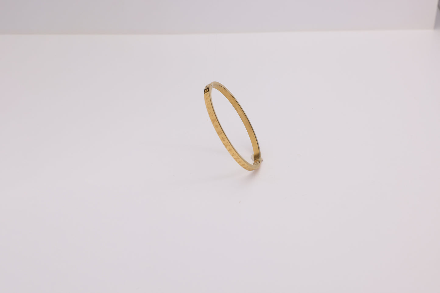 Office Wear golden bracelet